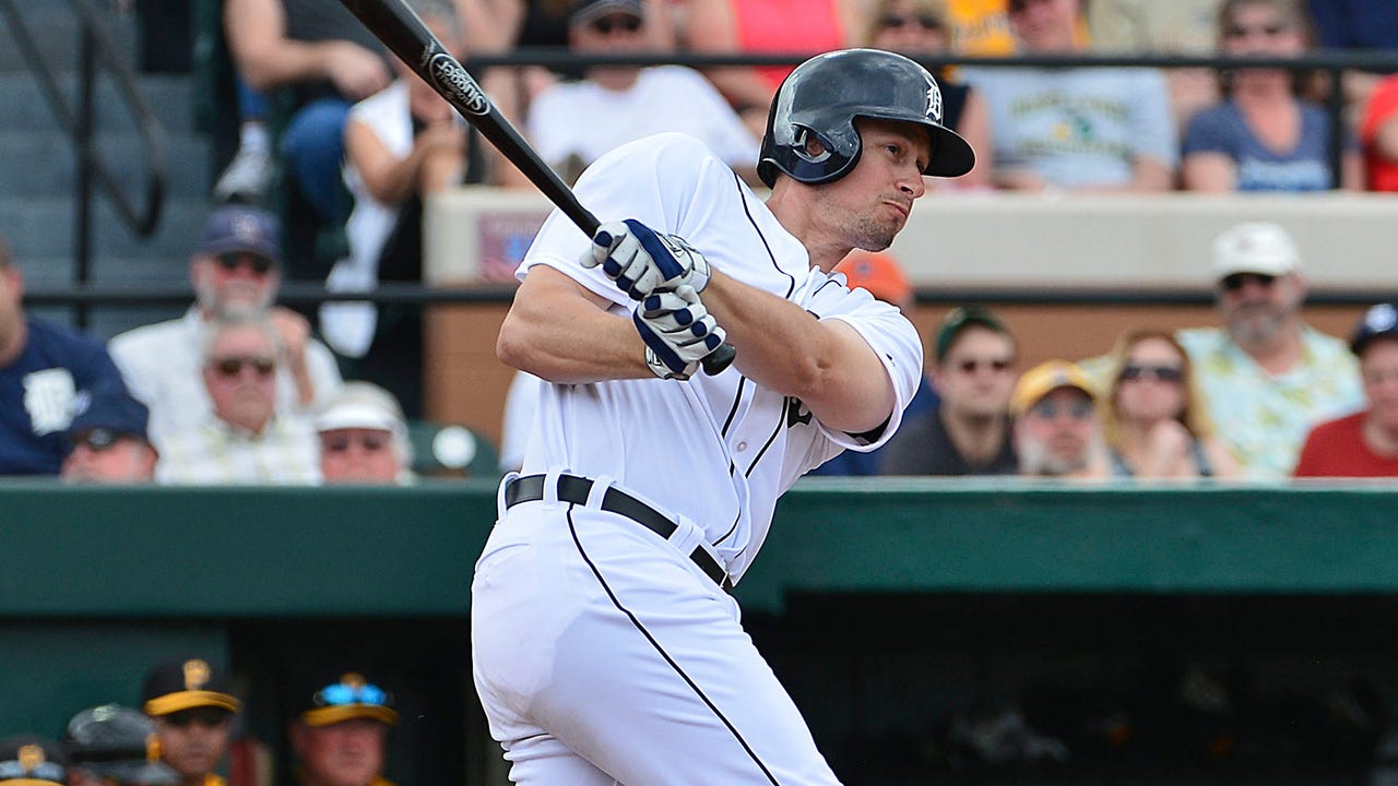 Ausmus pleasantly surprised with Don Kelly's play
